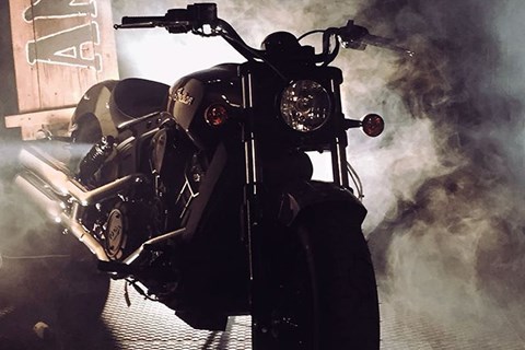 Indian unterstützt Anvil Motociclette mit einer Scout Sixty 