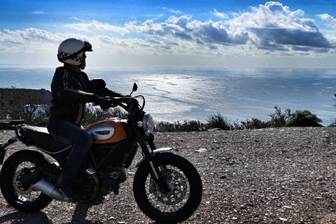 Genussvolles Cruisen an der Südküste Sardiniens