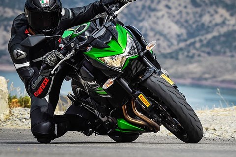 PIRELLI Diablo Rosso montieren und SPIDI Rider Bag sichern 