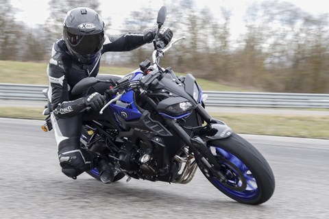 Yamaha MT-09 SP und MT-09 im Vergleich