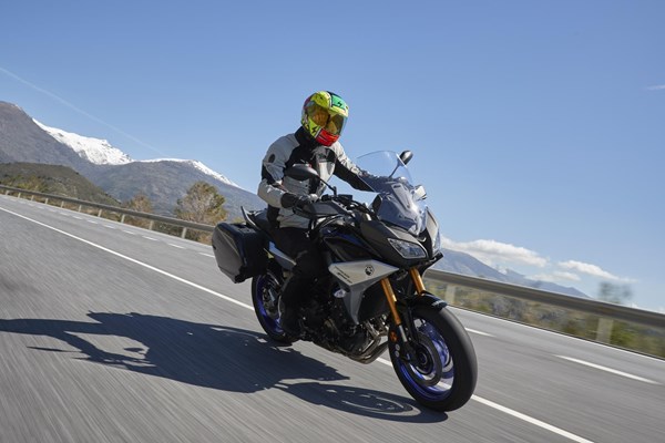 Test der überarbeiteten Yamaha Tracer 900 und Tracer 900 GT 2018