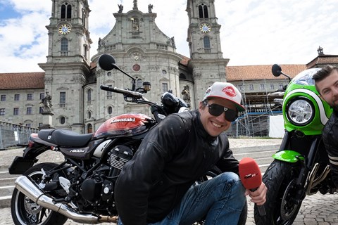 Kawasaki Z900RS vs. Z900RS Cafe Kawasaki Z900RS vs. Z900RS Cafe