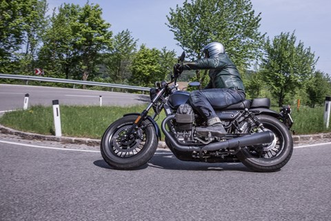 Bobber 2018 Vergleich: Moto Guzzi V9 Bobber
