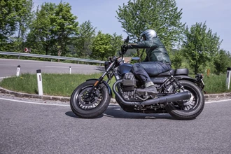 Bobber 2018 Vergleich: Moto Guzzi V9 Bobber Bobber 2018 Vergleich: Moto Guzzi V9 Bobber