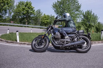 Bobber 2018 Vergleich: Moto Guzzi V9 Bobber Bobber 2018 Vergleich: Moto Guzzi V9 Bobber