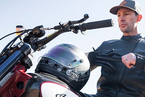 Travis Pastrana wiederholt Sprünge von Evel Knievel 