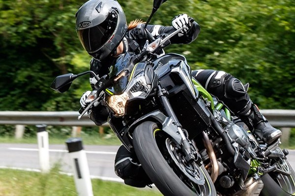 Kawasaki Z900 im Naked Bike Vergleich 2018
