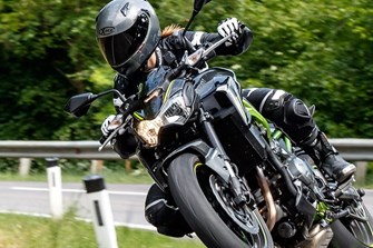 Kawasaki Z900 im Naked Bike Vergleich 2018 Kawasaki Z900 im Naked Bike Vergleich 2018