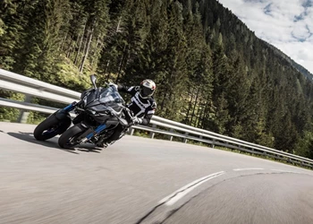 Yamaha Niken Test 2018 Yamaha Niken Test 2018