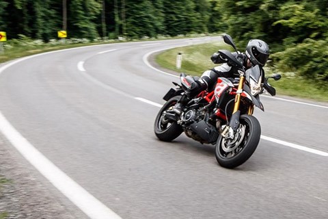Naked Bike Vergleich 2018: Aprilia Dorsoduro 900