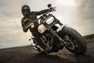 Dunlop führt den D429 speziell für Harley-Davidson ein