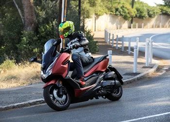Honda Forza 125 & 300 Test 2018  Honda Forza 125 & 300 Test 2018