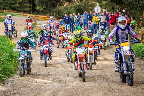 GO WITH YOUR PRO KIDS am 1. September 