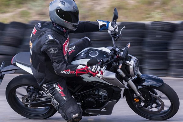 125er Vergleich: Honda CB 125 R Test 125er Vergleich: Honda CB 125 R Test