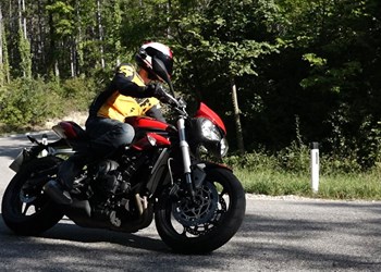 Test: Triumph Street Triple S A2 Test: Triumph Street Triple S A2