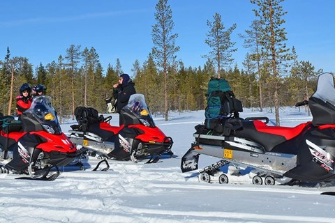 Motorschlitten-Wochenende in Finnland