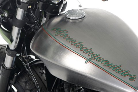 Ottocentocinquantatré - 853 cm³ in der Custom Moto Guzzi Bobber