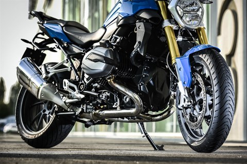 METZELER liefert 33 gute Gründe für den Roadtec 01