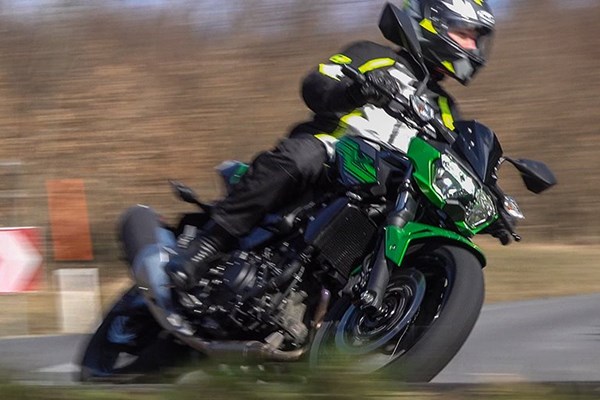 Kawasaki Z400 Test