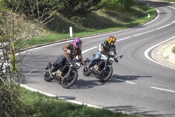 Husqvarna Svartpilen 701 vs. Vitpilen 701 2019