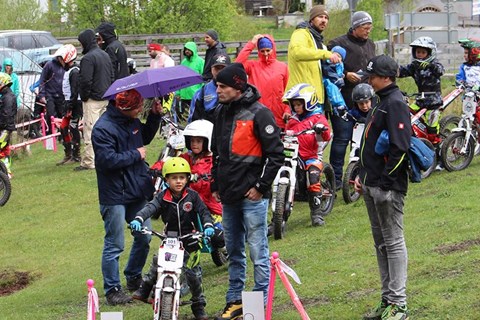 Österreichs jüngste Trainingsgruppe räumt beim ÖTSV Kids e-Cup ab
