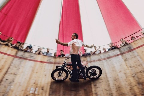 motodrom.de - die älteste Steilwand der Welt besucht die Schweiz!