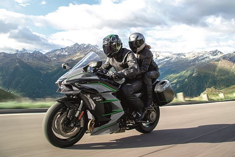 Kawasaki Ninja H2 SX SE und H2 SX SE + mit GRATIS Tourer-Paket