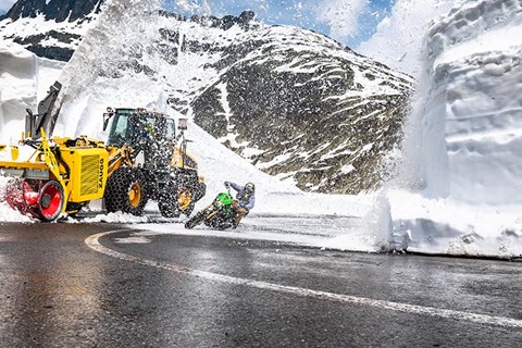 Danny Schneider beeindruckt auf seinem Custom Bike