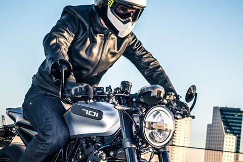 #PIONEER LASSE TRENDS HINTER DIR