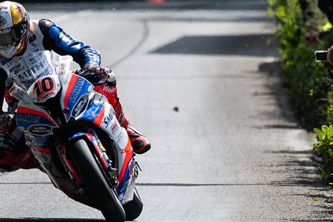 Peter Hickman gewinnt verkürztes Isle of Man TT Rennen