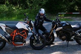 Honda CB650R vs. KTM 690 Duke Vergleich Honda CB650R vs. KTM 690 Duke Vergleich