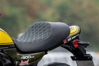 Kawasaki Z900RS kaufen - gratis SW-Motech Sitzbank inklusive!