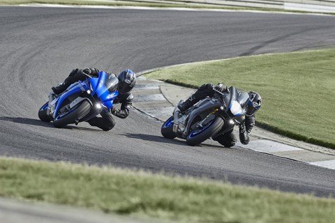 Yamaha YZF-R1 und YZF-R1M 2020 Yamaha YZF-R1 und YZF-R1M 2020
