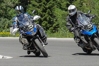 Alpenduell BMW R 1250 GS vs. R 1250 GS Adventure Alpenduell BMW R 1250 GS vs. R 1250 GS Adventure