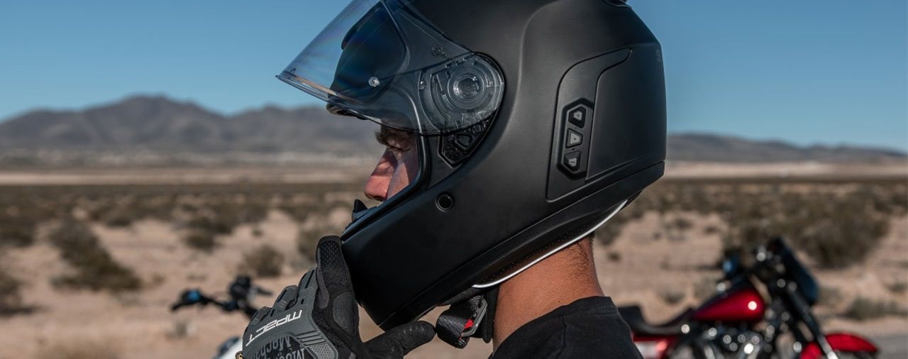SENA präsentiert neuen Momentum EVO Smart-Helm