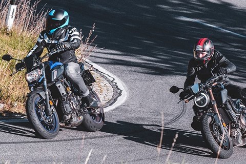 Yamaha MT-07 SP vs. Honda CB650R Vergleich