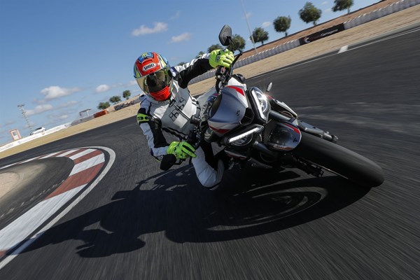 Triumph Street Triple RS 2020 Test