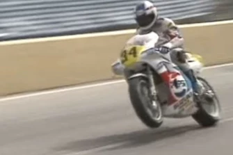Der ultimative Wheelie-King - Kevin Schwantz in Macau 1988 Der ultimative Wheelie-King - Kevin Schwantz in Macau 1988
