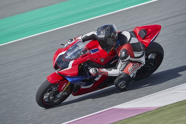 Honda CBR 1000 RR-R Fireblade SP Neu im Test