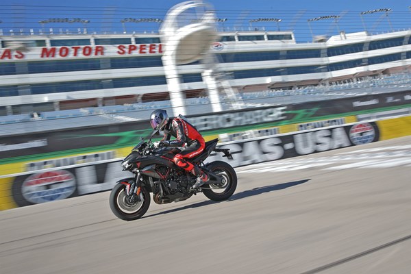 Die neue Kawasaki Z H2 im Test. Highspeed Oval & Rennstrecke!