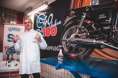 Alles läuft sauber und geschmiert - S100 feiert 40-jähriges!