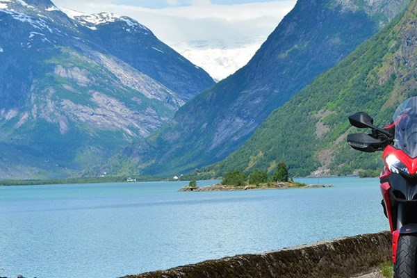Diese Fjorde sind famos – Fünf Motorradtouren-Tipps für Norwegen