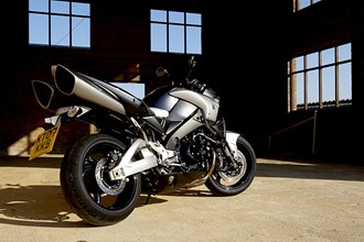 Suzuki B-King – legendäre Motorräder! Suzuki B-King – legendäre Motorräder!