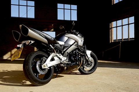 Suzuki B-King – legendäre Motorräder! Suzuki B-King – legendäre Motorräder!