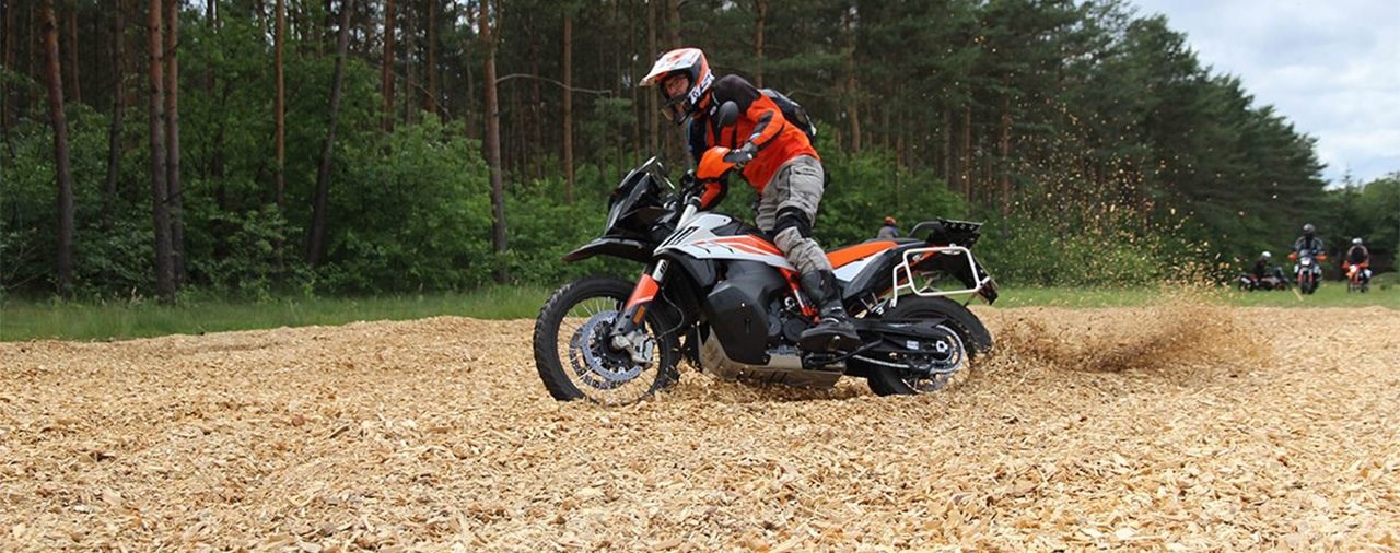 Enduro Training auf neuesten KTM Adventure Modellen