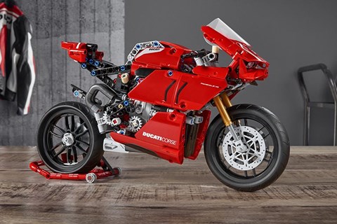 Diese LEGO Ducati Panigale V4 R ist der Traum der Ducatisti