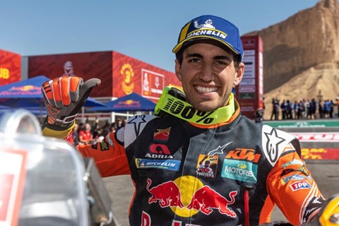 10 Fragen an Dakar Pilot Luciano Benavides