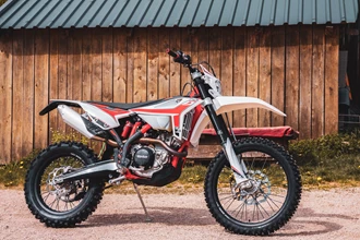 Beta RR 200 vs Beta RR 350 - Einsteiger Hard Enduros 2020 Beta RR 200 vs Beta RR 350 - Einsteiger Hard Enduros 2020