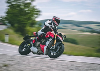 Ducati Streetfighter V4 S Test - Im Nakedbike Vergleich Ducati Streetfighter V4 S Test - Im Nakedbike Vergleich