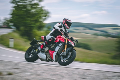 Ducati Streetfighter V4 S Test - Im Nakedbike Vergleich Ducati Streetfighter V4 S Test - Im Nakedbike Vergleich